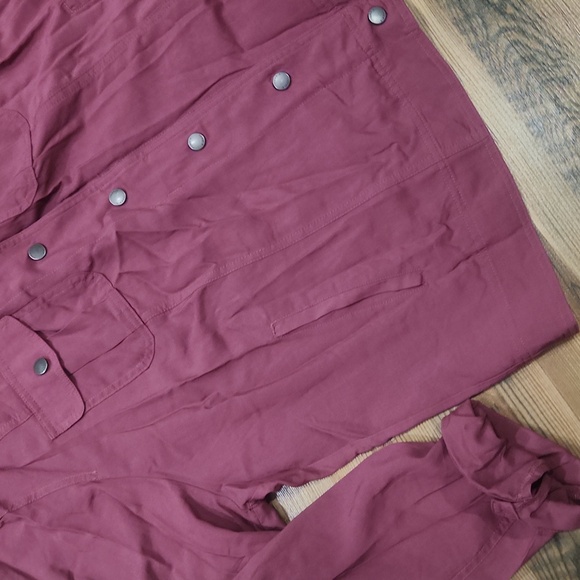 Torrid Challis Lightweight Utility Maroon Jacket Snap‎ Closure Size 1 14-16 1X - Picture 5 of 9